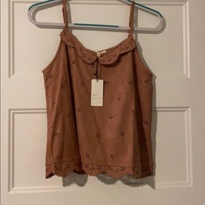 Scalloped edge, cut out  tank top